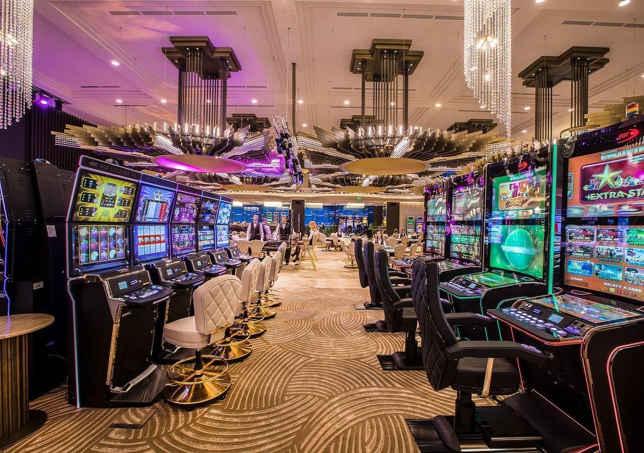 Euphoria Batumi Convention & Casino Hotel Exterior foto Casino Slots