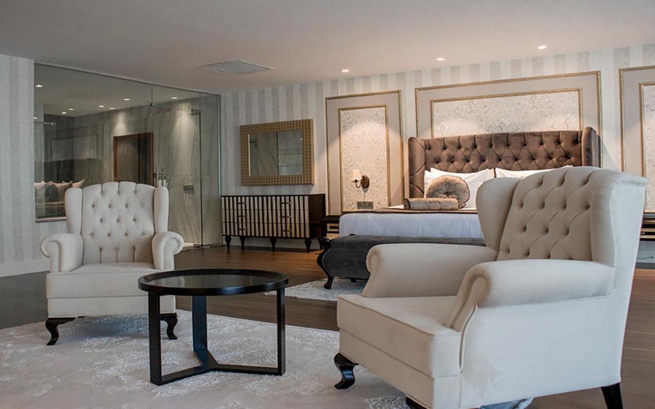 Euphoria Batumi Convention & Casino Hotel Exterior foto A suite at the Mandarin Oriental, London